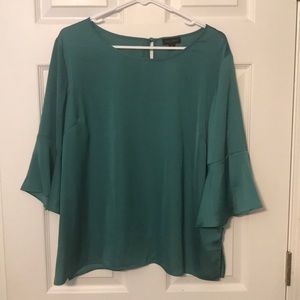 Cute green blouse!